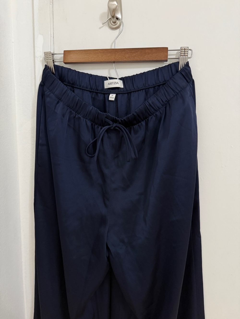 Aritzia Wilfred The Lodge Pants - Satin - Admiral - Size Medium